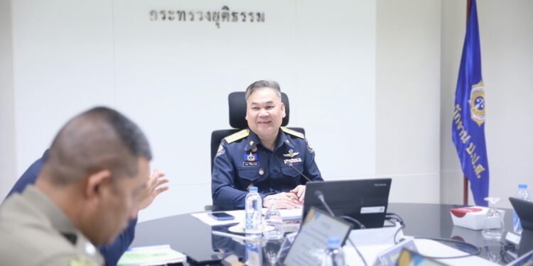 ป.ป.ส. อนุมัติกว่า 15 ล้านบาท เสริมขวัญกำลังใจผู้แจ้งเบาะแส-เจ้าหน้าที่ พร้อมเดินหน้าปราบยาเสพติดอย่างมีประสิทธิภาพ