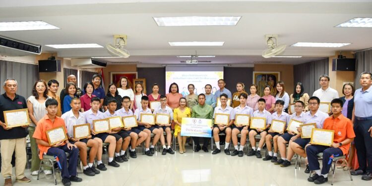 ชลบุรีเดินหน้าขับเคลื่อนแผนการศึกษาระดับจังหวัด ผนึกกำลังทุกภาคส่วนวางทิศทางบูรณาการการศึกษา