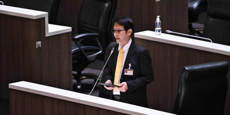 สส.ร้องทุกข์ท่อระบายน้ำถนนสาย319 ไม่ทำเวลาฝนตกทำให้น้ำไหลเข้าท่วมบ้านเรือนชาวบ้านได้ร้องผ่านสภาฯไป 4 ครั้ง ตั้งแต่ปีที่ 2567จนถึงตอนนี้ได้สำรวจแต่ยังไม่ได้ลงไปทำ ล่าสุดตามจนสำเร็จได้งบประมาณรวมกว่า 14 ล้านบาท กำลังลงมือดำเนินแล้ว