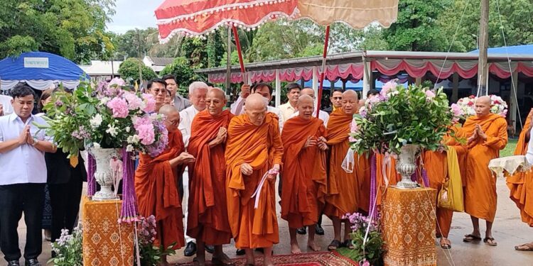 สกลนคร จัดพิธีมอบ “อาคารสมเด็จพระพุฒาจารย์ฯ” หน่วยฟอกไต และ “ศาลาศีล 5” แด่โรงพยาบาลกุดบาก และที่ว่าการอำเภอกุดบาก