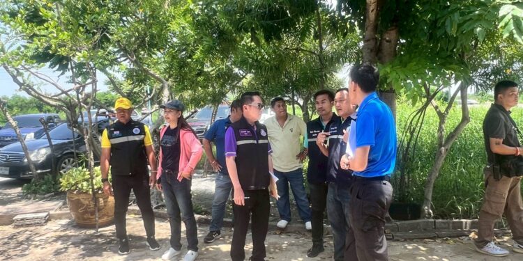 ชาวบ้านตำบลบางนาง ร้องสำนักงานอุตสาหกรรมจังหวัดชลบุรี ให้มาตรวจสอบการสร้างโรงงาน ยังสร้างไม่เสร็จฝนตกทำให้น้ำท่วม ระหว่างก่อสร้างทำให้บ้านเรือนได้รับความเสียหาย