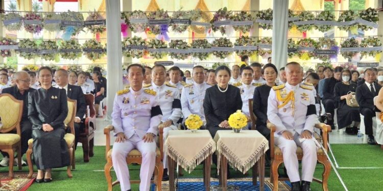 พล.ต.อ.กิตติ์รัฐ พันธุ์เพ็ชร์ ผบ.ตร. พล.ต.อ.กรไชย คล้ายคลึง รอง ผบ.ตร.(บร) มอบหมายให้ พล.ต.อ.ธนายุตม์ วุฒิจรัสธำรงค์ ที่ปรึกษาพิเศษ ตร. และ คุณนภัสนันท์ วุฒิจรัสธำรงค์ อุปนายกสมาคมแม่บ้านตำรวจ เดินทางมาเป็นประธานในพิธี “พระราชทานเพลิงศพ ร.ต.อ.ทรงพล บุญชัย นักบิน(สบ 1) งกบ.บ.ตร. ซึ่งเสียชีวิตจากการปฏิบัติหน้าที่ จากเหตุเครื่องบิน ฮ. แบบ เบลล์ 212 หมายเลข 2215 ตก