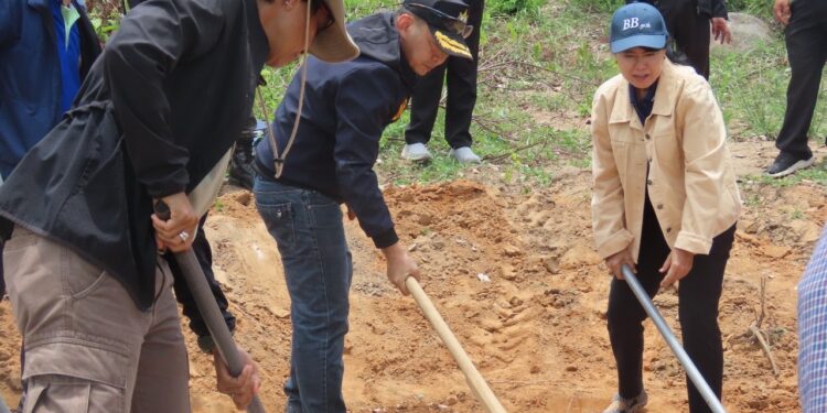 วัน สวล.โลก ทับลานแจงมีแผนสร้างอาคารศูนย์เรียนรู้ศึกษาธรรมชาติ ณ ผาเม่น-ภูพอก