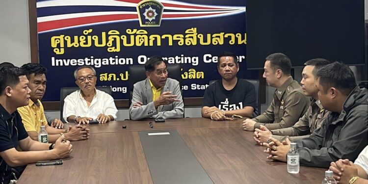 ปทุมธานี นายกแจ๊สร่วมแสดงความยินดีเปิดห้องสืบสวน สภ.ปากคลองรังสิต พร้อมให้กำลังตร.ที่ถูกแจ้งความกลับ