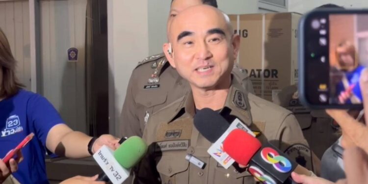 นนทบุรี ต่อข่าว ทวีวัฒน์ เจ้าของเงิน 12 ล้าน เข้าพบตร.แล้ว อยู่ระหว่างสอบปากคำ ผู้การเผยเหตุห้องน้ำท่วมเอากล่องเงินมาทิ้งไว้แล้วลืม