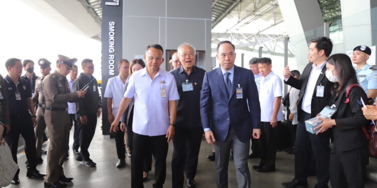 สมุทรปราการ รัฐมนตรีว่าการกระทรวงสาธารณสุขลงพื้นที่สำรวจการจัดพื้นที่ห้องสูบบุหรี่ท่าอากาศยานสุวรรณภูมิ มุ่งสู่มาตรฐานระดับสากล เทียบเท่าท่าอากาศยานชั้นนำระดับโลก
