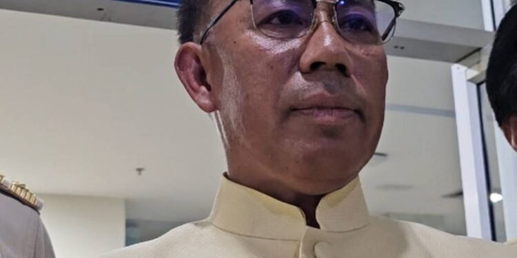 ครู และนักเรียนจำนวน 23 คนกินข้าวมันไก่แล้วปวดท้องคลื่นไส้อาเจียนถูกส่ง 2 รพ. กลับบ้านแล้ว เหลือแค่ 1 ราย เหตุอาหารเป็นพิษรายงานจากสำนักงานสาธารณสุข จ.ปราจีนบุรี ตรวจทางห้องปฏิบัติการ (Lab) ระบุพบเชื้อStaphylococcus aureus