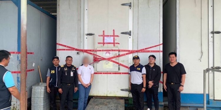 ปคบ.ผนึกกำลังกรมปศุสัตว์ ตรวจพบเนื้อไก่สวมแบรนด์ดังในห้องเย็นนครปฐม เสี่ยงลวงผู้บริโภค–บั่นทอนความเชื่อมั่นสินค้าส่งออกไทย