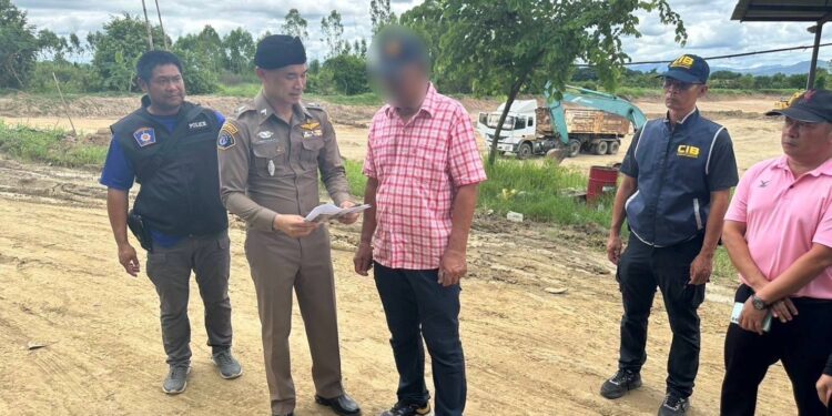 รวบผู้มีอิทธิพลลักลอบขุดดินกว่า 20 ปี   ชาวบ้านเคยถูกฟ้องกลับ 13 ราย