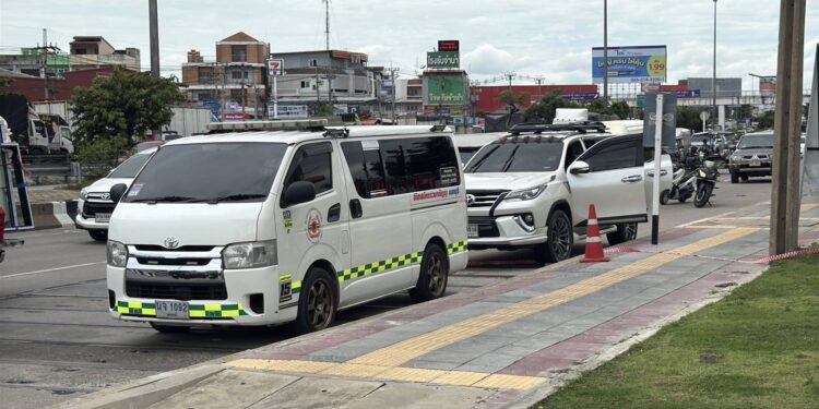 นนทบุรี อดีตตำรวจทางหลวงเกษียณ ขับรถกลับจากงานเลี้ยงรุ่น เมียตามหาทั้งคืน สุดท้ายพบเสียชีวิตคารถหน้าปั๊มน้ำมัน