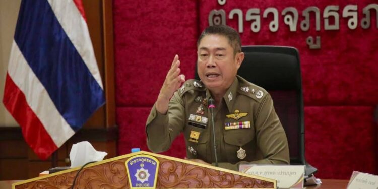 “บิ๊กกบ”ผบช.ภ1 นำ 3 ป.,บช.กและ ปปป.ร่วมคลี่คลายประเด็นเงิน 12 ล้าน