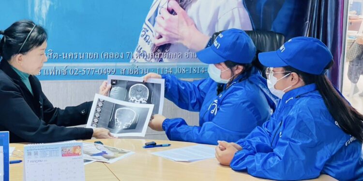 ปทุมธานี แม่ร้อง”ปวีณา”ข้องใจลูกสาววัย12ปีฉีดวัคซีนป้องกันมะเร็งปากมดลูก 2 เข็มจนป่วยหนักกว่า 2 เดือนช่วยตรวจ สสจ.ว่าเป็นวัคซีนหรือไม่