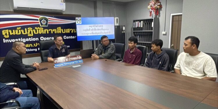 ปทุมธานี จับแล้ววัยรุ่นใช้ไม้เบสบอลฟาดทำร้ายอริปมเหตุขับรถชนหนี  เมื่อเวลา 21.00 น. วันที่ 7 มิถุนายน 2568