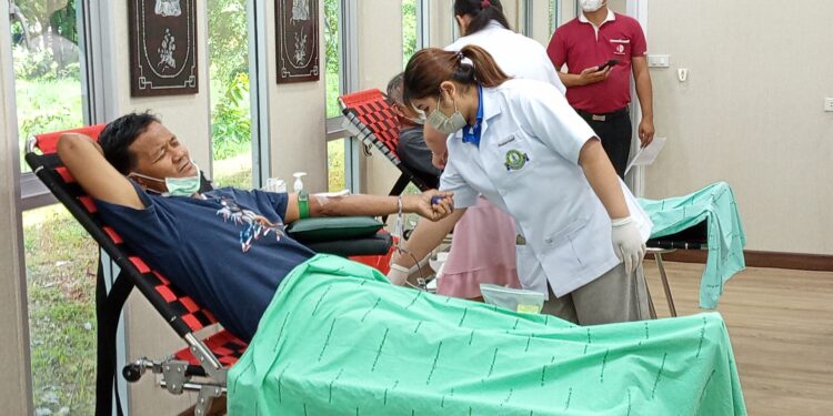 สมุทรปราการ-มูลนิธิประคุณศึกษาพันธ์ร่วมกับสภากาชาดไทย จัดกิจกรรมรับบริจาคโลหิตช่วยเหลือชีวิตเพื่อนมนุษย์