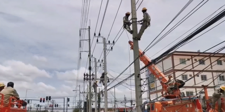 นนทบุรี คลิป ตร.เตรียมแจ้งข้อหาหนุ่มอดีตเด็กช่างฉลองวันสถาปนาหนีด่านชนเสาไฟฟ้าเสียหายเกือบล้าน