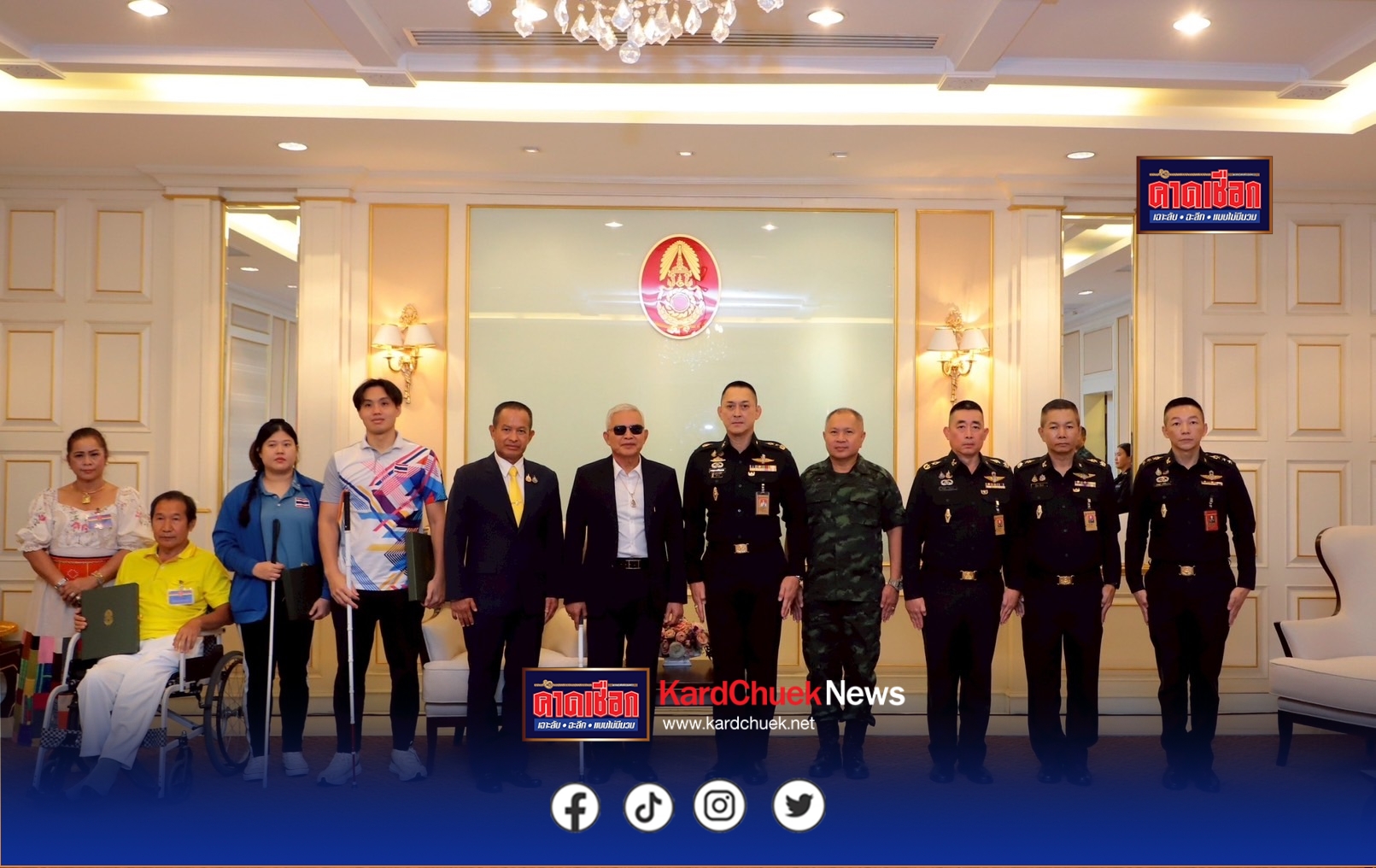 “ บิ๊กนวย ” อำนวย กลิ่นอยู่ เข้ามอบเงินช่วยกองทัพ ป้องกันชายแดนไทย – เขมร