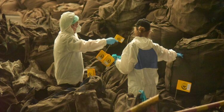 DSI ตรวจซ้ำ บ.ซินเคอหยวน เก็บตัวอย่าง “เหล็ก-ฝุ่นแดง” ตรวจประกอบสำนวน