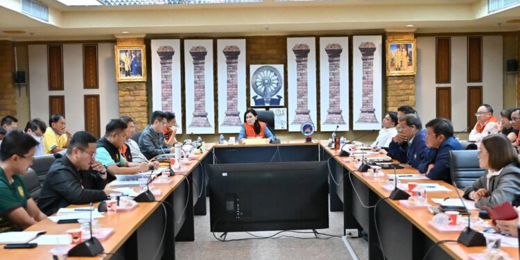 ร่วมหารือเตรียมการป้องกันและแก้ไขปัญหาอุทกภัยพื้นที่อำเภอเมืองนครปฐม