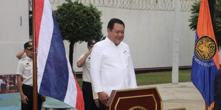 พันตำรวจเอก ทวี สอดส่อง รัฐมนตรีว่าการกระทรวงยุติธรรม เปิดกิจกรรมเข้าเยี่ยมผู้ต้องราชทัณฑ์คดีความมั่นคง จังหวัดชายแดนภาคใต้ แบบใกล้ชิด เสริมสร้างกำลังใจแก่ครอบครัวกลุ่มเปราะบางที่ได้รับผลกระทบจากการบังคับใช้กฎหมายพิเศษ ตามแนวทางกระบวนการยุติธรรมระยะเปลี่ยนผ่าน