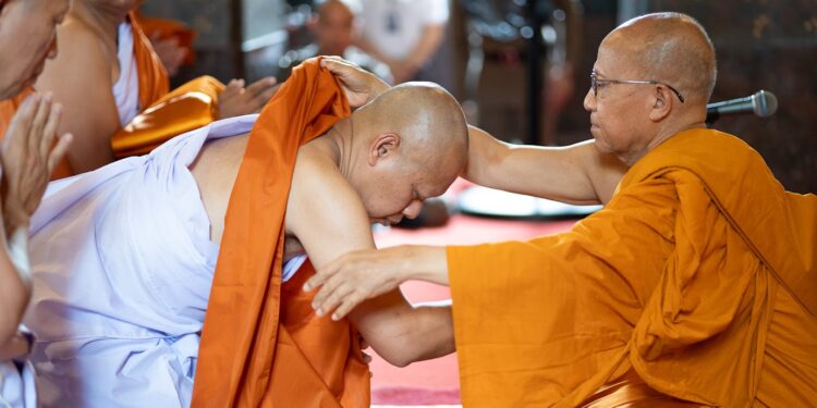 ตำรวจไซเบอร์อนุโมทนาบุญใหญ่ใต้ร่มกาสาวพัสตร์ จัดอุปสมบทหมู่ 23 ราย ร่วมถวายแด่พระบาทสมเด็จพระเจ้าอยู่หัว