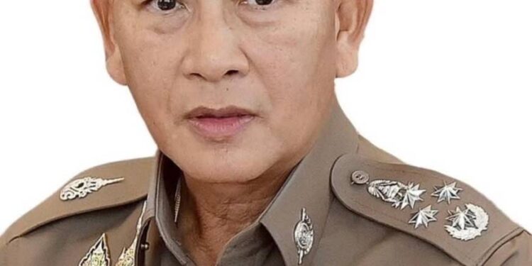 ผบ.ตร.สร้างขวัญกำลังใจตำรวจ เปิด 900 อัตรา สร้างความก้าวหน้าชั้นประทวนวุฒินิติศาสตร์สามารถสอบเลื่อนเป็นสัญญาบัตร ตำแหน่งพนักงานสอบสวน แก้ปัญหาการแคลน