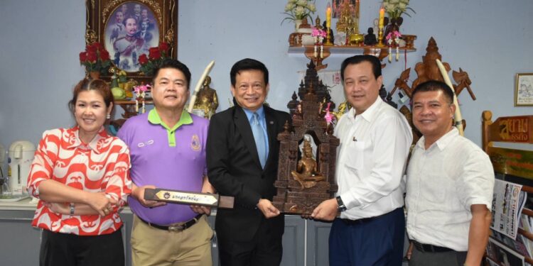 คณะกรรมการ สภท. ให้การต้อนรับ อดีตโฆษก ก.พลังงาน ในโอกาสมาเยือนสมาคมฯ