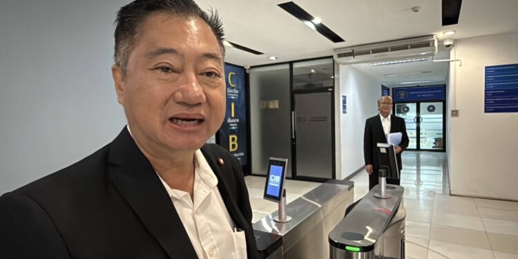 สมชาย+ทนายนกเขา“รุดให้ปากคำ พงส.กองเพิ่ม คดีคลิปเสียงคุยกับฮุนเซนหลุด