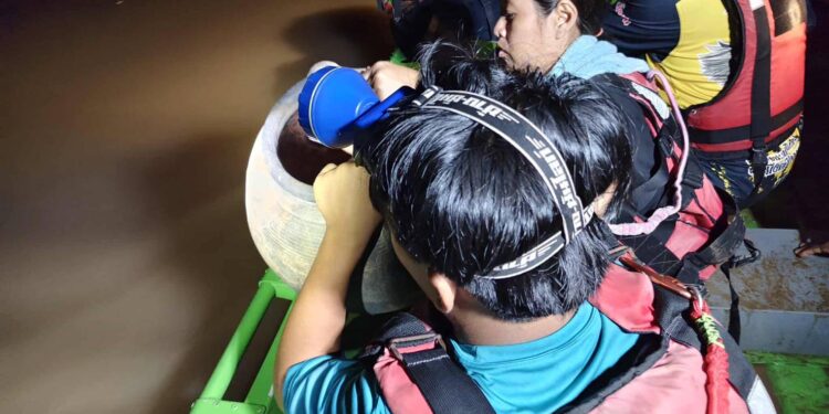 สรุปลำดับเหตุการณ์เรือหางยาวชนกันจมน้ำตาย 1 รายในแม่น้ำปราจีนบุรี บริเวณโค้งคุ้งแม่น้ำต้นน้ำปราจีนบุรีใกล้สะพาน หน้าวัดวังบัวทองหมู่ที่ 4 ต.หาดนางแก้ว อ.กบินทร์บุรี จ.ปราจีนบุรี