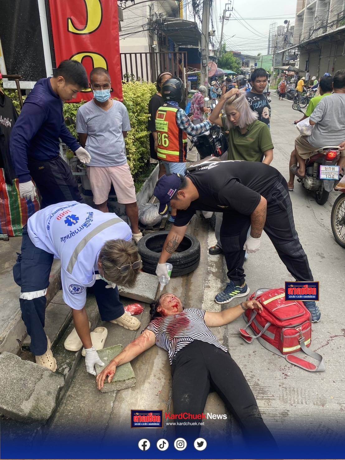 นนทบุรี คลิป พนักงานโรงแรม ผวาถูกเจ้าของตลาดรุมทำร้าย3ต่อ1 ศีรษะแตก สาเหตุแค่จอดรถ