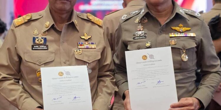 ผู้ว่าฯ ประจวบคีรีขันธ์ร่วมพิธีเปิดปฏิบัติการกวาดล้างยาเสพติด “No Drugs No Dealers” ผนึกกําลัง ชุมชนปลอดยาเสพติด และรับฟังการมอบนโยบายการป้องกัน ปราบปราม และแก้ไขปัญหายาเสพติด