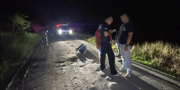 ปทุมธานี คนร้ายคลุมไอ้โม่งขับกระบะยิงโจ๋ 17 ปีดับกลางถนน 