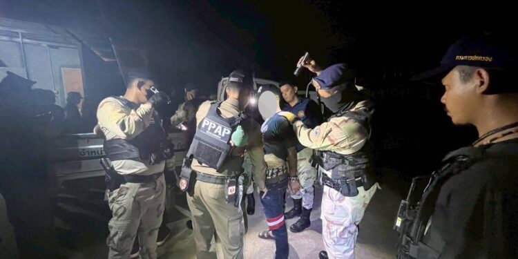 สุ่มตรวจผับดังปราจีนบุรี ตามนโยบายเร่งด่วนด้านการป้องกันยาเสพติดได้ปืน