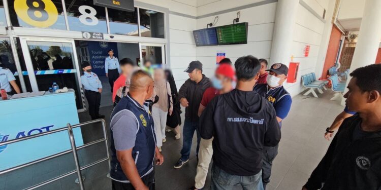 ตำรวจน้ำเปิดปฏิบัติการไล่ล่า ผู้ต้องหาหนีคดีขายยาเสพติด 14 ปี รวบคาสนามบินหาดใหญ่