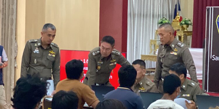 สมุทรปราการ ผู้บัญชาการตำรวจภูธรภาค 1 สอบปากคำด้วยตัวเอง หัวแก๊งเขมรรับซื้อบัญชีม้า