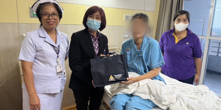 ประกันสังคมห่วงใยผู้ประกันตนออกเยี่ยม ตามสถานพยาบาล