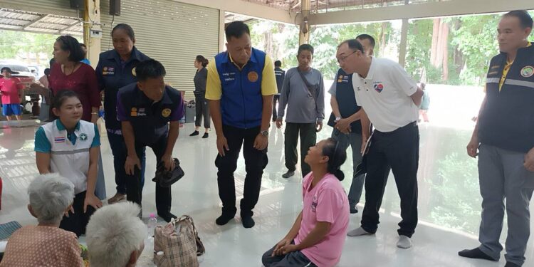 ผู้อพยพ จาก จ.สระแก้ว มี 29 คน เดินทางมาจาก ต.คลองหาด อ.คลองหาด จ.สระแก้วมาปราจีนฯไม่สะดวกที่จะพักอาศัยอยู่บ้านญาติ ผญบ. จึงประสานให้พักอาศัยที่วัดประดู่ หมู่ที่ 13 ต.เมืองเก่า