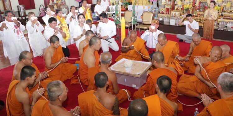 พลังความเชื่อและศัทธา เบิกฤกษ์วันดี กดพิมพ์นำฤกษ์ “พระพุทโธน้อย รุ่นแม่ให้รวย สมปรารถนา” แม่บุญเรือน โตงบุญเติม วัดสารนาถ ระยอง 108 เกจิคณาจารย์ร่วมอธิษฐานจิต