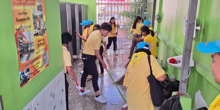 สมุทรปราการ-อ.พระสมุทรเจดีย์ร่วมกับ อบต.ในคลองบางปลากด จัดกิจกรรมจิตอาสาพระราชทานเฉลิมพระเกียรติพระบาทสมเด็จพระเจ้าอยู่หัว เนื่องในโอกาสวันเฉลิมพระชนมพรรษา 28 กรกฎาคม 2568 