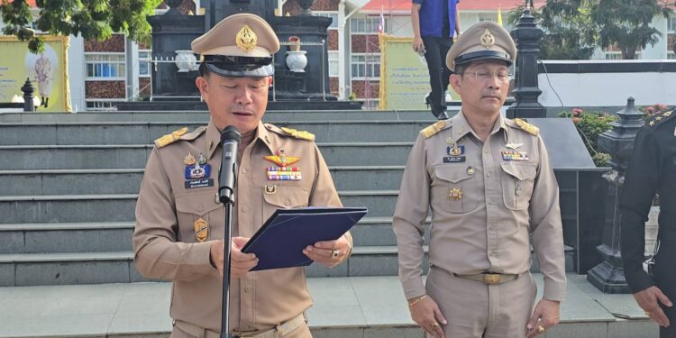 นนทบุรี-ปล่อยแถวเปิดปฏิบัติการตรวจค้นสถานประกอบการ