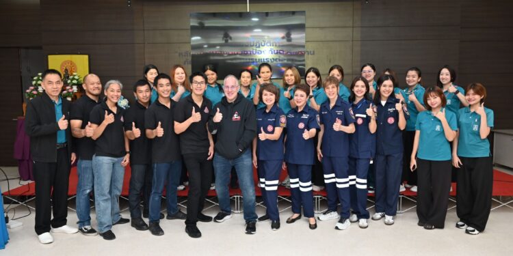 มูลนิธิป่อเต็กตึ๊ง เพิ่มศักยภาพ เสริมทักษะสร้างความปลอดภัยแก่สตรี จัดอบรมเชิงปฏิบัติการ ในหลักสูตรการอบรมเชิงปฏิบัติการ “หลักสูตรเบื้องต้นวิชาป้องกันตัวต่อต้าน ภัยคุกคามและความรุนแรงต่อสตรี” ณ มูลนิธิป่อเต็กตึ๊ง พลับพลาไชย กรุงเทพฯ