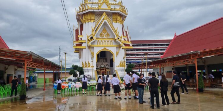 เผาแล้วร่าง นร.หญิง ดิ่งชั้น 7 อาคารเรียน แม่เคาะโลงบอกลา ลูกสาวครั้งสุดท้าย