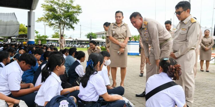 “ผู้ว่าฯมาหาน้อง” จุดพลังเยาวชน ผู้ว่าราชการจังหวัดชลบุรีลงพื้นที่พบปะนักเรียนเทคนิคพัทยา เติมไฟการศึกษา–คุณธรรม–จิตสาธารณะ