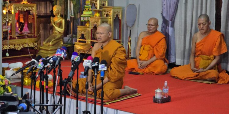 เจ้าอาวาสวัดใหม่ยายแป้น ปัด ไม่รู้จักสีกากอล์ฟ ยอมรับไม่สามารถกำกับดูแลพระลูกวัด ปมพัวพันธ์สีกากอล์ฟได้ พร้อมขอโทษสังคม