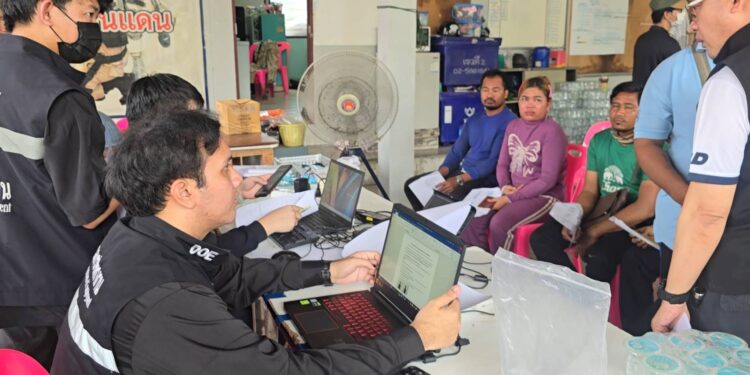 นนทบุรี ปกครองจังหวัดนนทบุรี บุกจับแรงงานเขมรแย่งอาชีพคนไทยได้ของกลางรถขายไอศครีมรถขายผลไม้ กว่า 30 คน