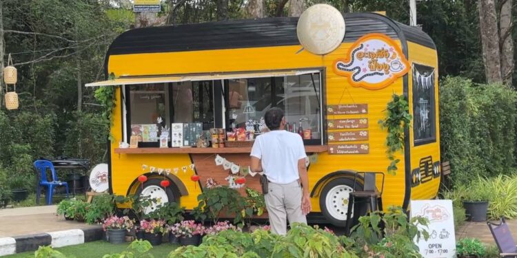 สกลนคร อเมซิ่งโค้งปิ้งงูเชิญชมโค้งที่สวยและปลอดภัยที่สุดอีกแห่งของไทย