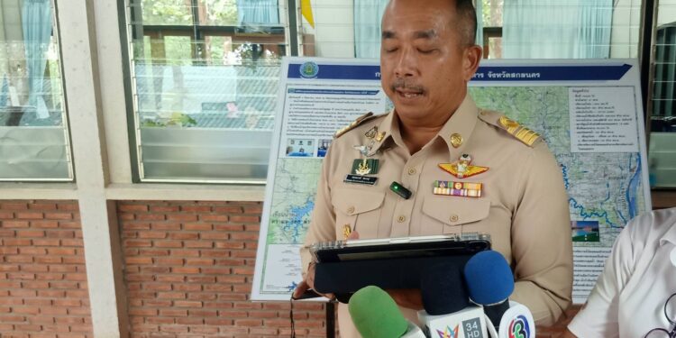 สกลนคร ชลประทานห่วงอิทธิพลพายุวิภาทำหนองหารล้นทะลักท่วมเมือง