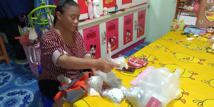 สาวฉันทนาชีวิตล่ม หลังฉีดวัคซีนโควิด-19 ครบ 3เข็มป่วยหลายโรครุมทั้งกล้ามเนื้ออ่อนแรง กระดูกทับเส้น โรคพุ่มพวงรอคิวจ่อตามด้วยความดันเบาหวานหลังกินยามากจัดสิ้น