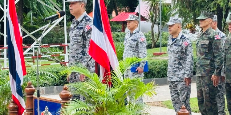 ผู้บัญชาการกองเรือยุทธการ ตรวจเยี่ยมหน่วยเรือรักษาความสงบเรียบร้อยตามลำแม่น้ำโขง เขตอุบลราชธานี