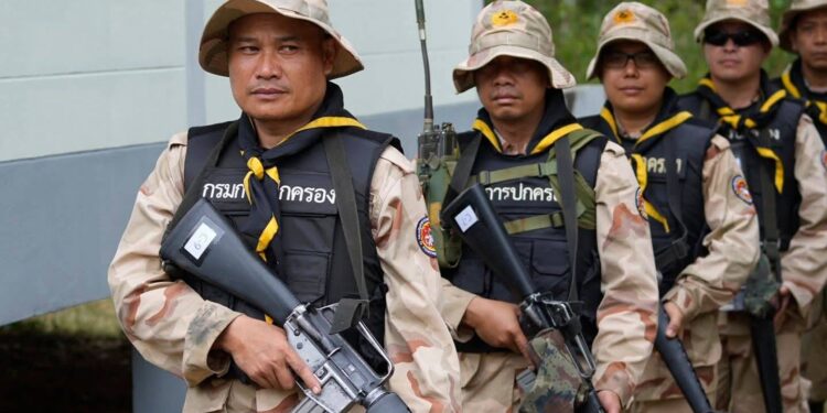 รองอธิบดีกรมการปกครอง ตรวจเยี่ยมการฝึกภาคสนาม หลักสูตรผู้บังคับกองร้อยอาสารักษาดินแดน (ผบ.ร้อย.อส.) รุ่นที่ 60, 61 และ 62 ประจำปี พ.ศ. 2568