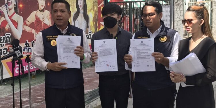 อินฟลูเอนเซอร์ดังถูกหลอกเปิดบัญชีม้า พบ “คุณนายอ้อน” ตัวการใหญ่ อ้างเป็นเมียสารวัตร แต่แท้จริงคือภรรยาจ่าทหาร!